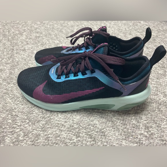 Nike Air Max - Women’s 11 - Brand New - Picture 2 of 8